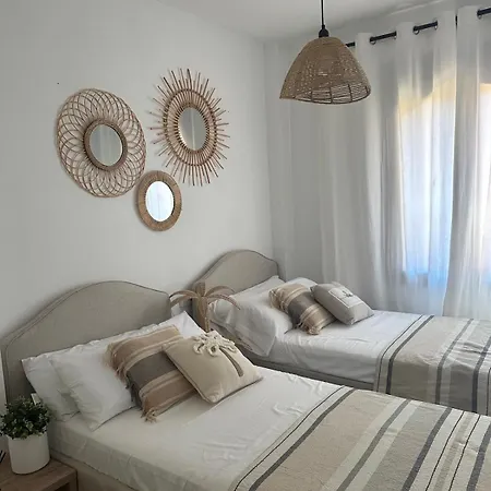 Costa Galera Con Piscinas Jardin Y Un Bano Cercano A La Playa * Estepona