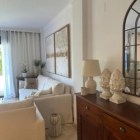 En Planta Baja Con Jardin Privado Y Siete Piscinas Lejlighedshotel 4*