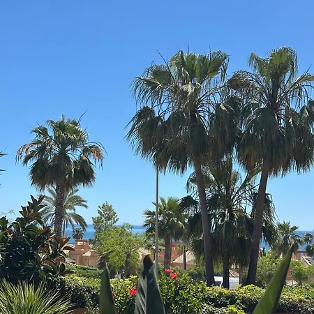 En Planta Baja Con Jardin Privado Y Siete Piscinas Lejlighedshotel Estepona