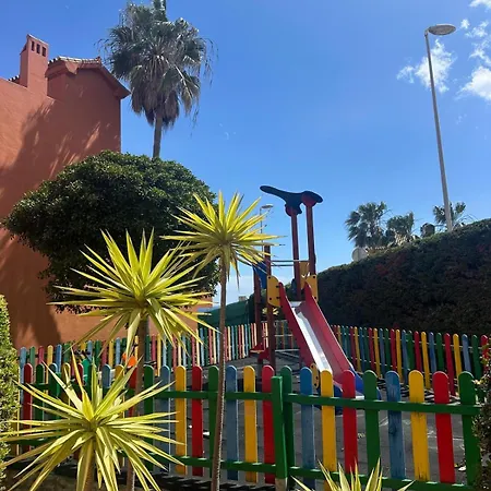 En Planta Baja Con Jardin Privado Y Siete Piscinas Lejlighedshotel 4*