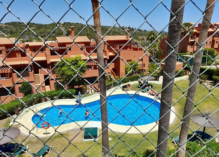 Costa Galera Con Piscinas Jardin Y Un Bano Cercano A La Playa