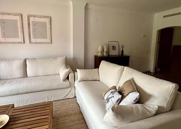 Costa Galera Con Piscinas Jardin Y Un Bano Cercano A La Playa Aparthotel Estepona